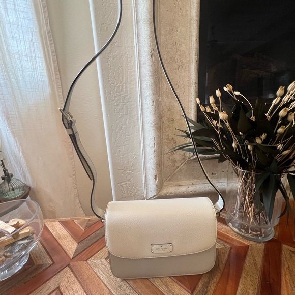 New without tags, Kate Spade Leather Crossbody Purse - Picture 4 of 6